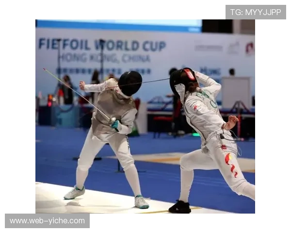 击剑花剑世界杯帕尔马站,意大利与捷克选手分获男女个人金牌